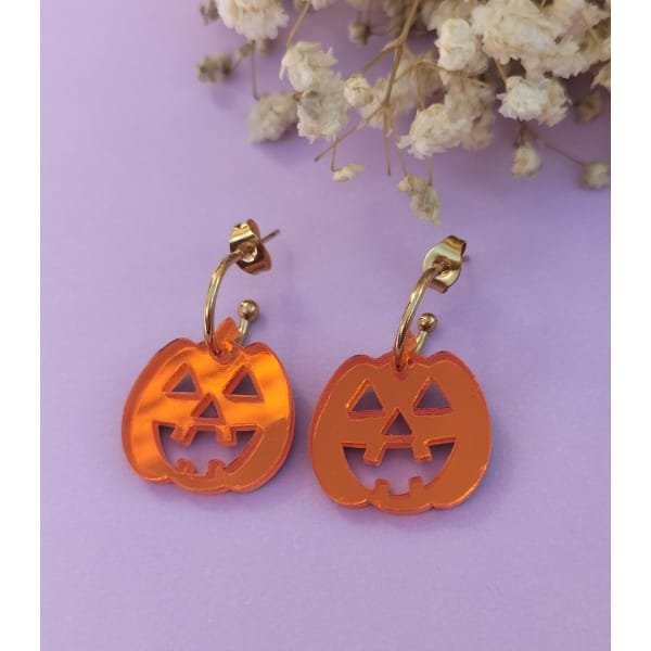 Pendientes Halloween Calabaza, metacrilato efecto espejo, estilo moderno y colorido.