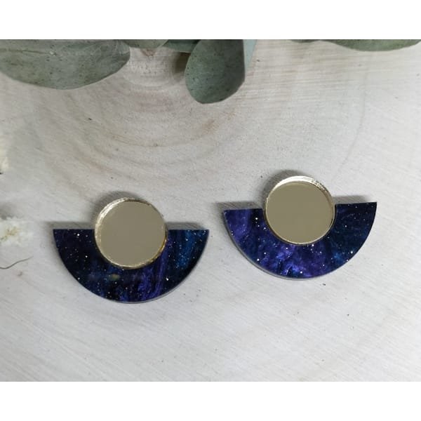 Pendientes Egipto, colores metacrilato efecto espejo, con diseño geométrico, estilo moderno y colorido.