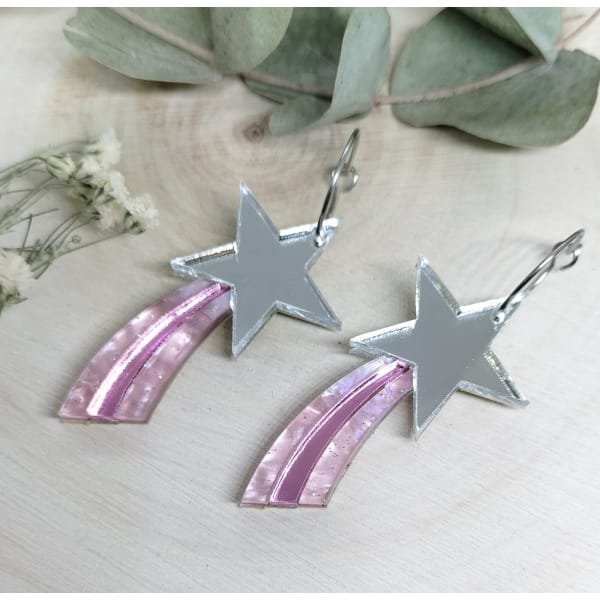 Pendientes Estrella Fugaz para niñas de metacrilato efecto espejo y marmoleado, a corte laser, estilo moderno y colorido.