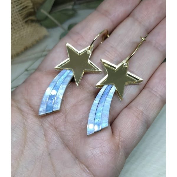 Pendientes Estrella Fugaz para niñas de metacrilato efecto espejo y marmoleado, a corte laser, estilo moderno y colorido.