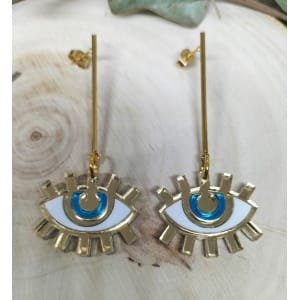 Dale un toque único a tu look con estos pendientes exclusivos, elaborados a mano con materiales de alta calidad. Su diseño llamativo y versátil es perfecto tanto para eventos como para el día a día.