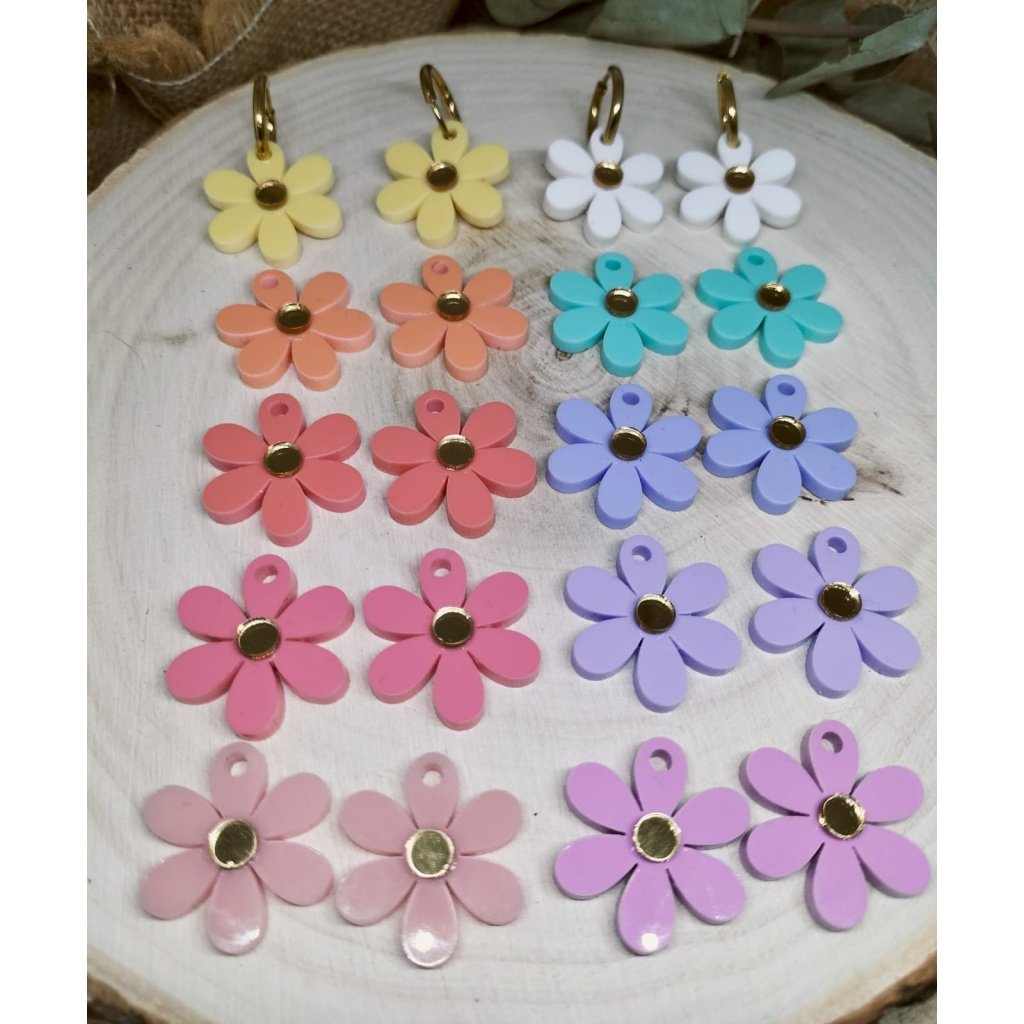 Pendientes Metacrilato Margaritas Colores – ¡La alegría de la primavera en tus orejas!