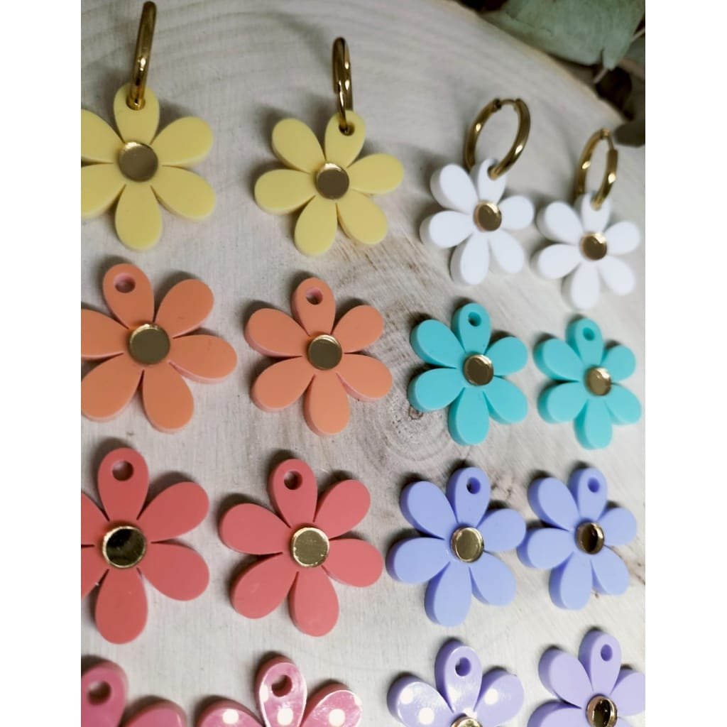 Pendientes Metacrilato Margaritas Colores – ¡La alegría de la primavera en tus orejas!